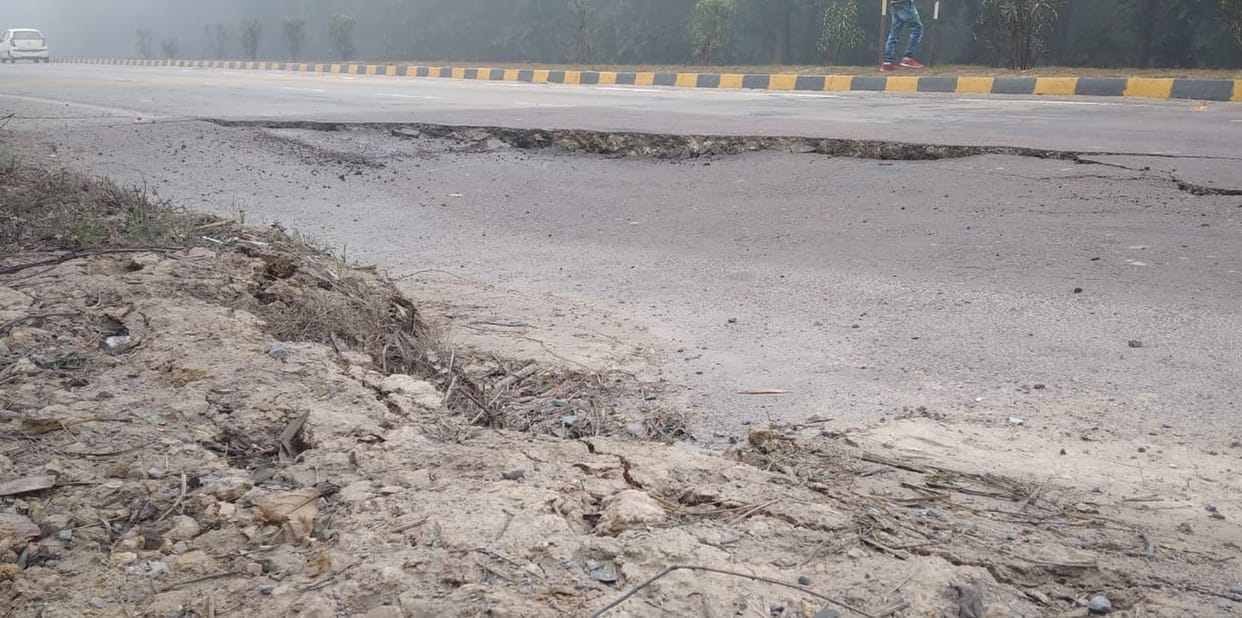 Highway collapsed near Ashrafpur Gangrela Mor