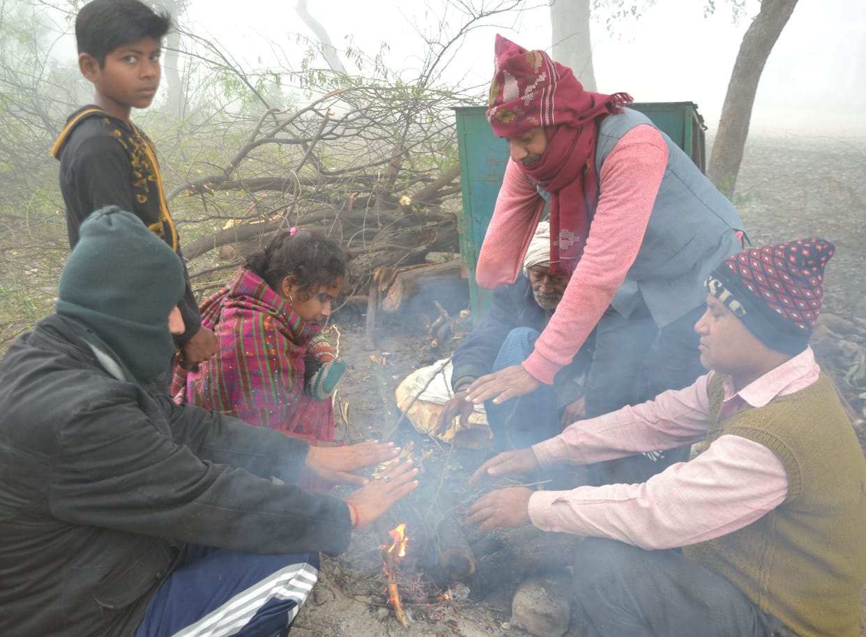 Kanpur Dehat : Minimum mercury 2.6 degree Celsius, people shivering due to cold and thaw