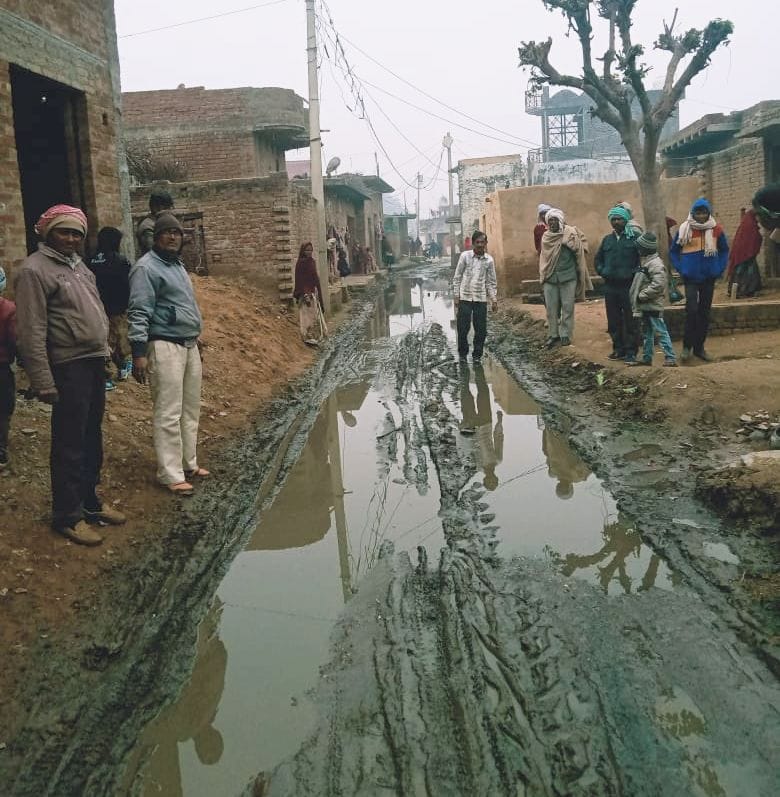 CC road is not known, employees slipped by putting stone of dedication