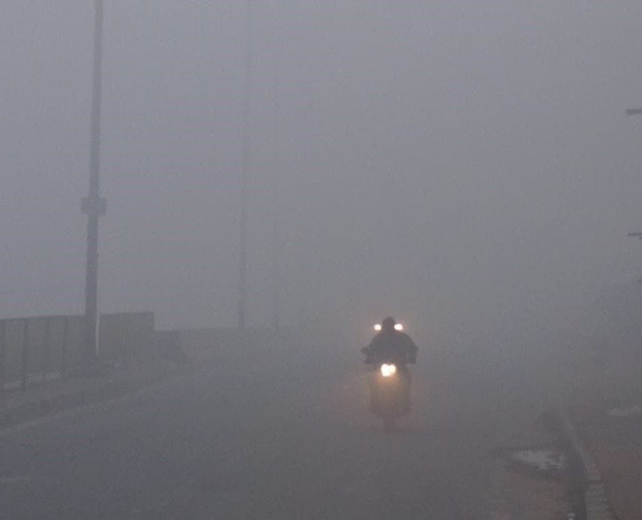 Hathras: Cold winds blowing with dense fog