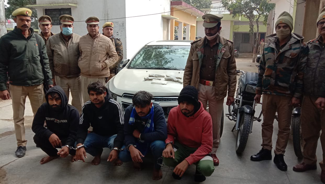 Moradabad's driver's car was robbed by miscreants of Bijnor as a ride