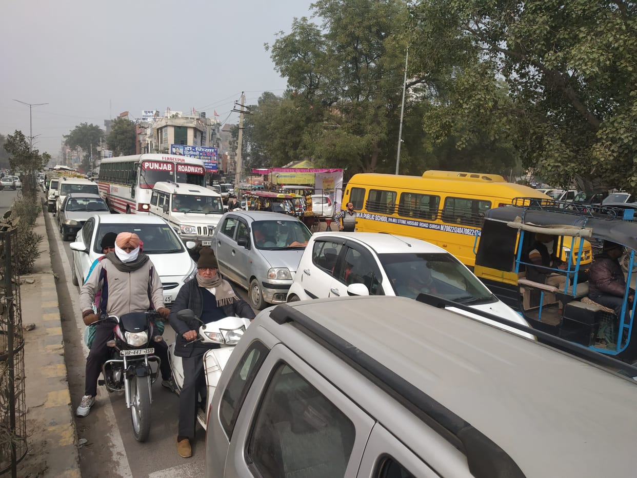 Police deployed at 9 intersections of the city, yet all roads were jammed, vehicles were seen crawling for 3 hours