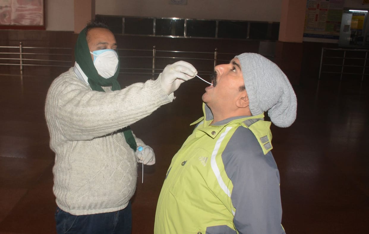 355 infected including father and son, 733 healthy