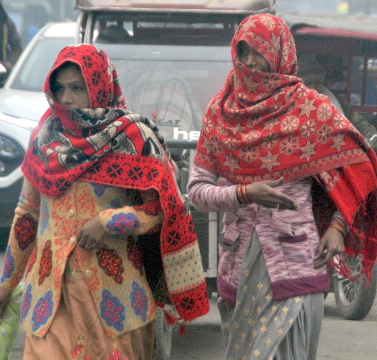 The temperature of the district reached three degrees