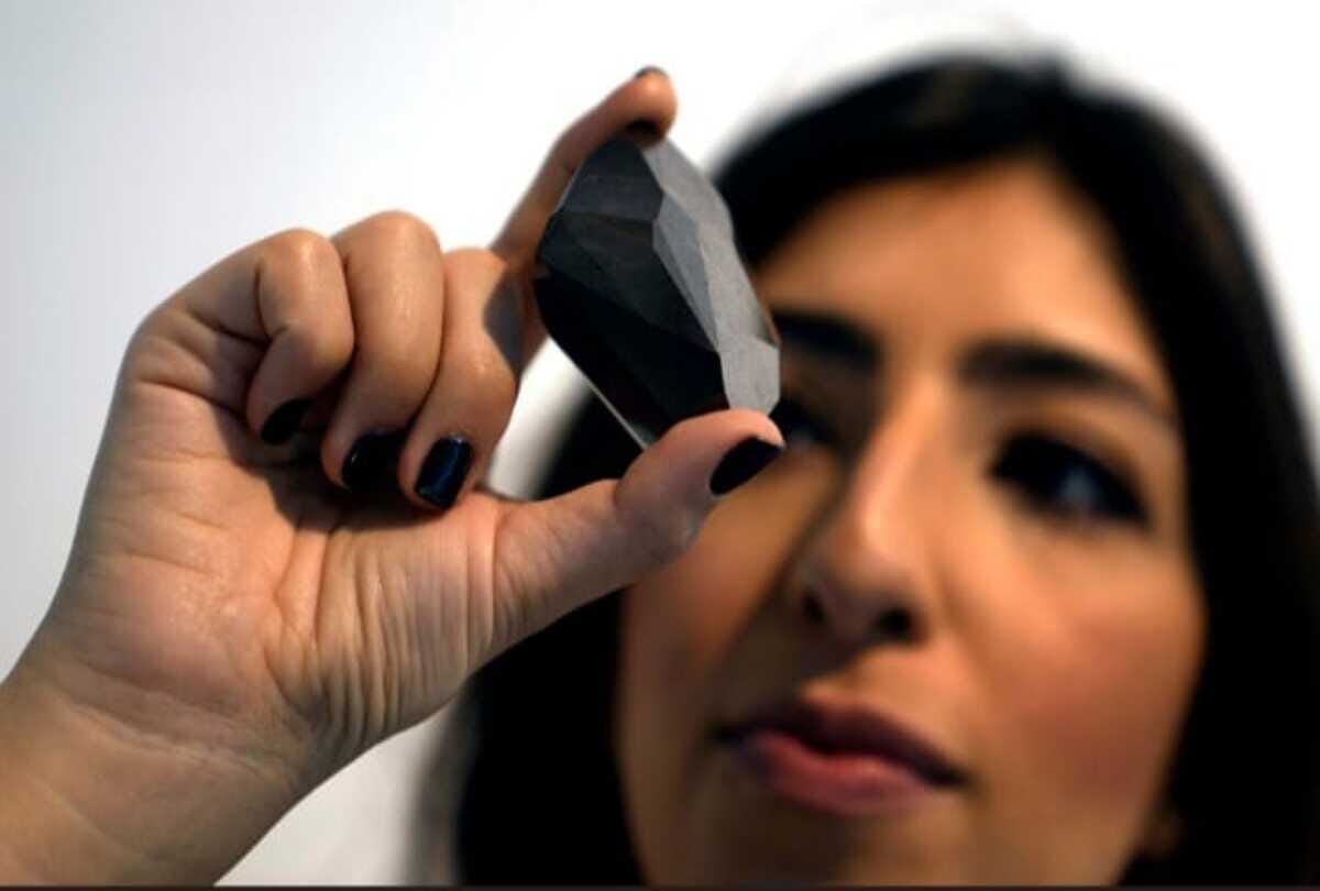 black diamond from outer world sotheby auction may fetch more than 50 crore