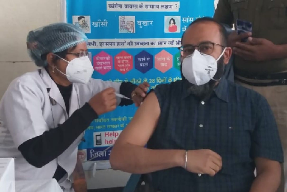 Sehore: Collector got booster dose, appealed to people above 60 years of age to get vaccinated