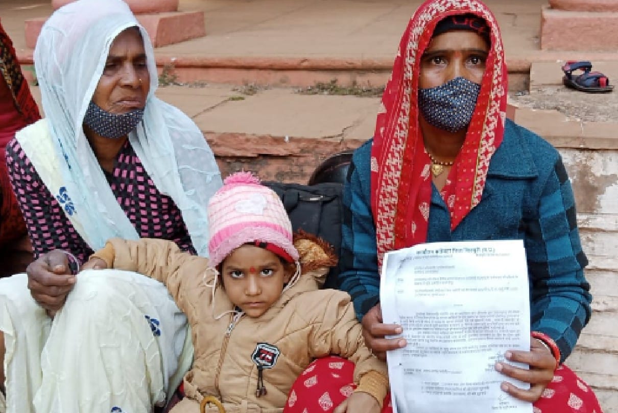 Still the pain of Uttarakhand tragedy: neither the bodies of two youths of Narwar killed in the tragedy, nor relief amount, problem in getting the death certificate made