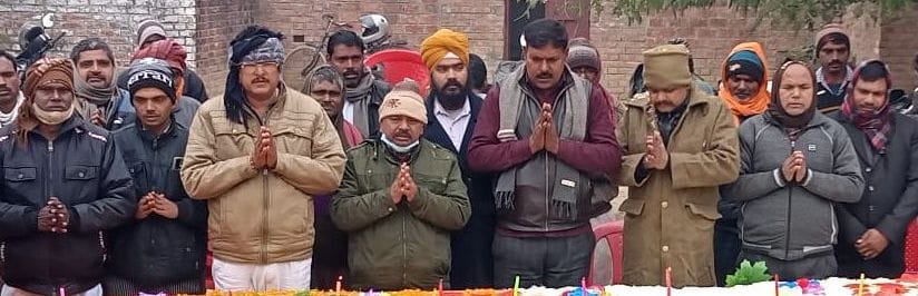 Donated shoulder to the unclaimed dead body by praying all religions, cremated at Sengur river ghat
