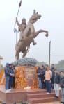 रोजा में मेजवान तिराहे के पास पार्क में महाराणा प्रताप की पुण्यतिथि मनाते युवा