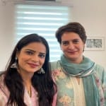 प्रियंका गांधी के साथ अर्चना गौतम
