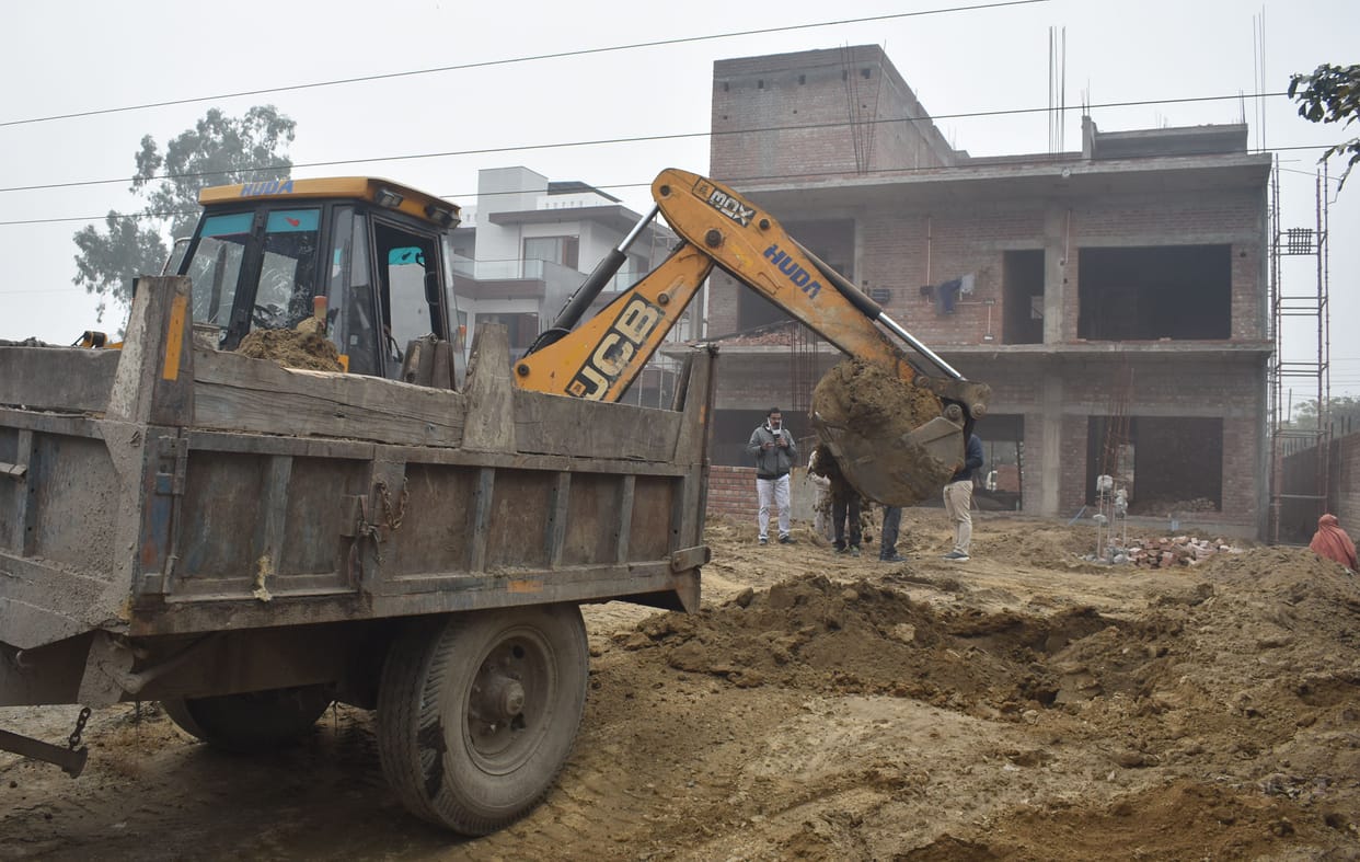 BJP District President built the way, demolished the capture