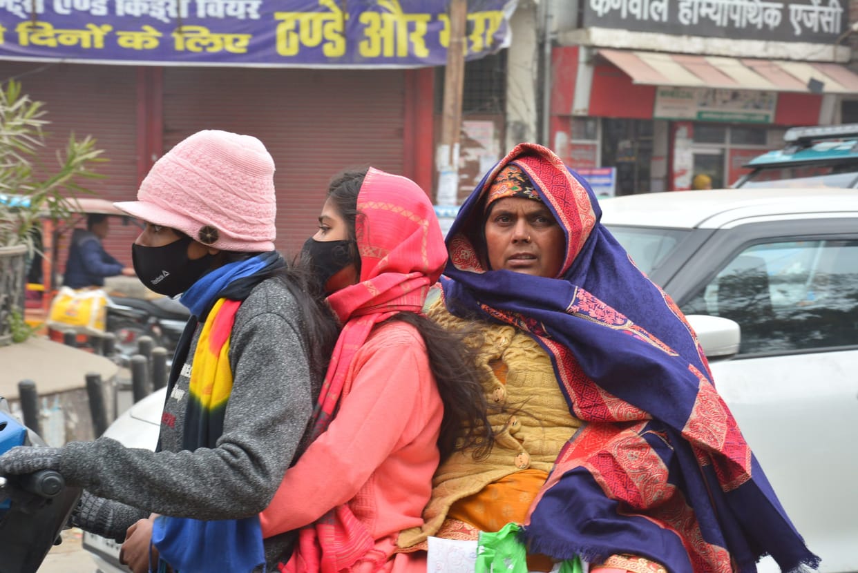 People shivering even during the day due to cold wave in Muzaffarnagar