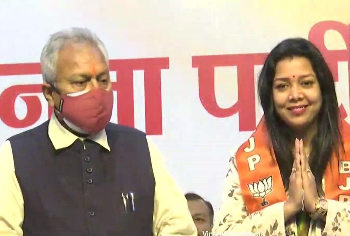 up election 2022 Ladki Hoon Lad Sakti Hoon Poster Girl Priyanka Maurya leave Congress and join BJP
