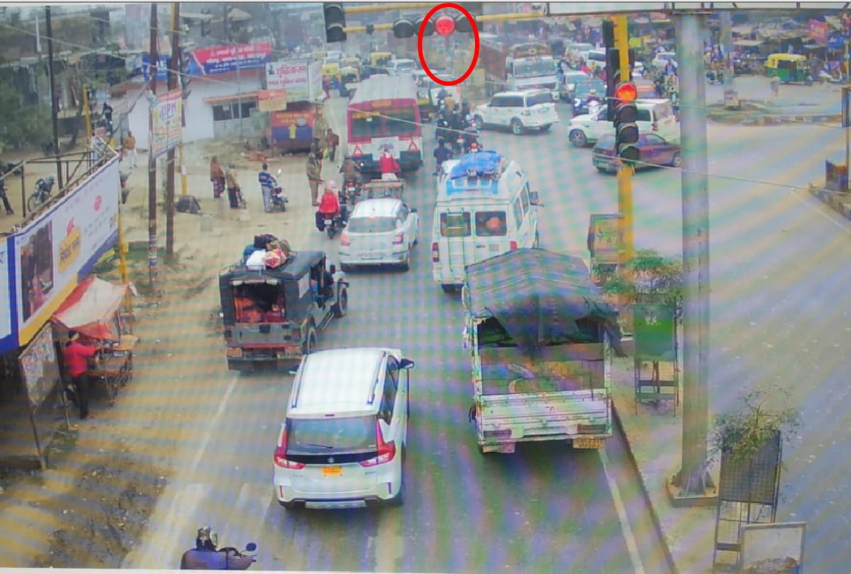 Amar Ujala Investigation Eighty percent of two wheeler riders wear helmets in Gorakhpur city