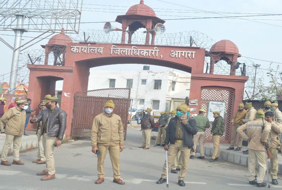 Up Election 2022: Cut Election Duty Person Applied In Collectorate