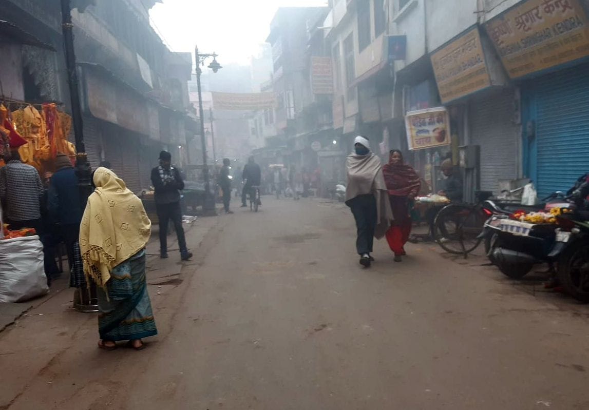 Mathura: After the drizzle, cold winds increased the winter