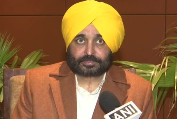 Aam Aadmi Party Convener Arvind Kejriwal will meet party Leaders in Mohali