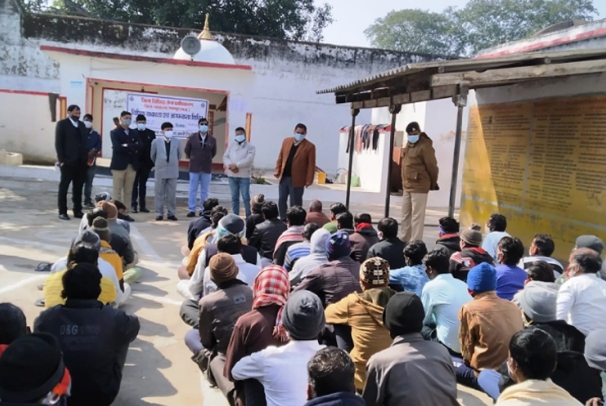 Surprise inspection of Chhatarpur District Jail: The judges met the prisoners and listened to their problems, instructed the jailer for better management in relation to Kovid