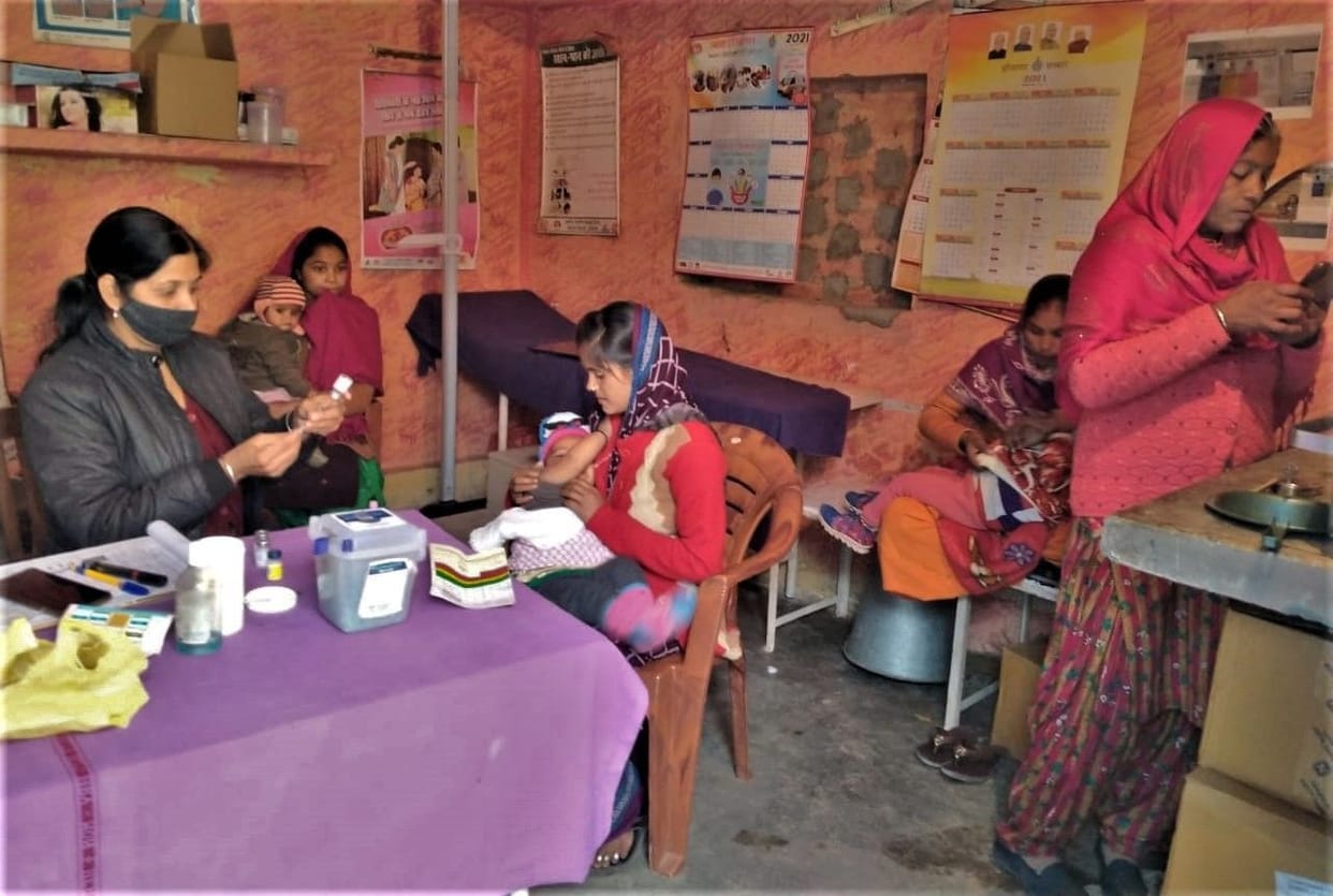 Saketri: Sub-health center sick, women from four villages are examined in a rented room