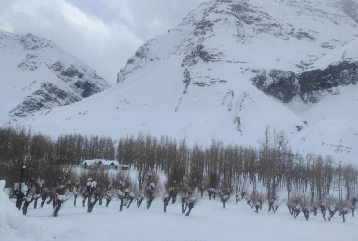 himachal weather update: Snowfall on high peaks, snowflake fell in Tindi, heavy rain-snow alert for two days