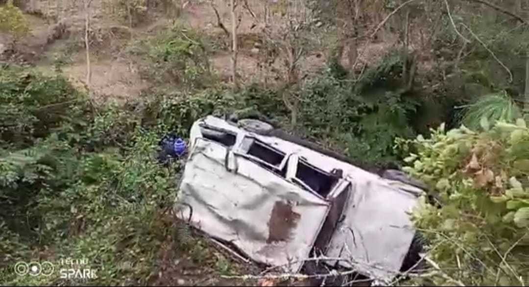 Car fell into a ditch near Walik, driver injured