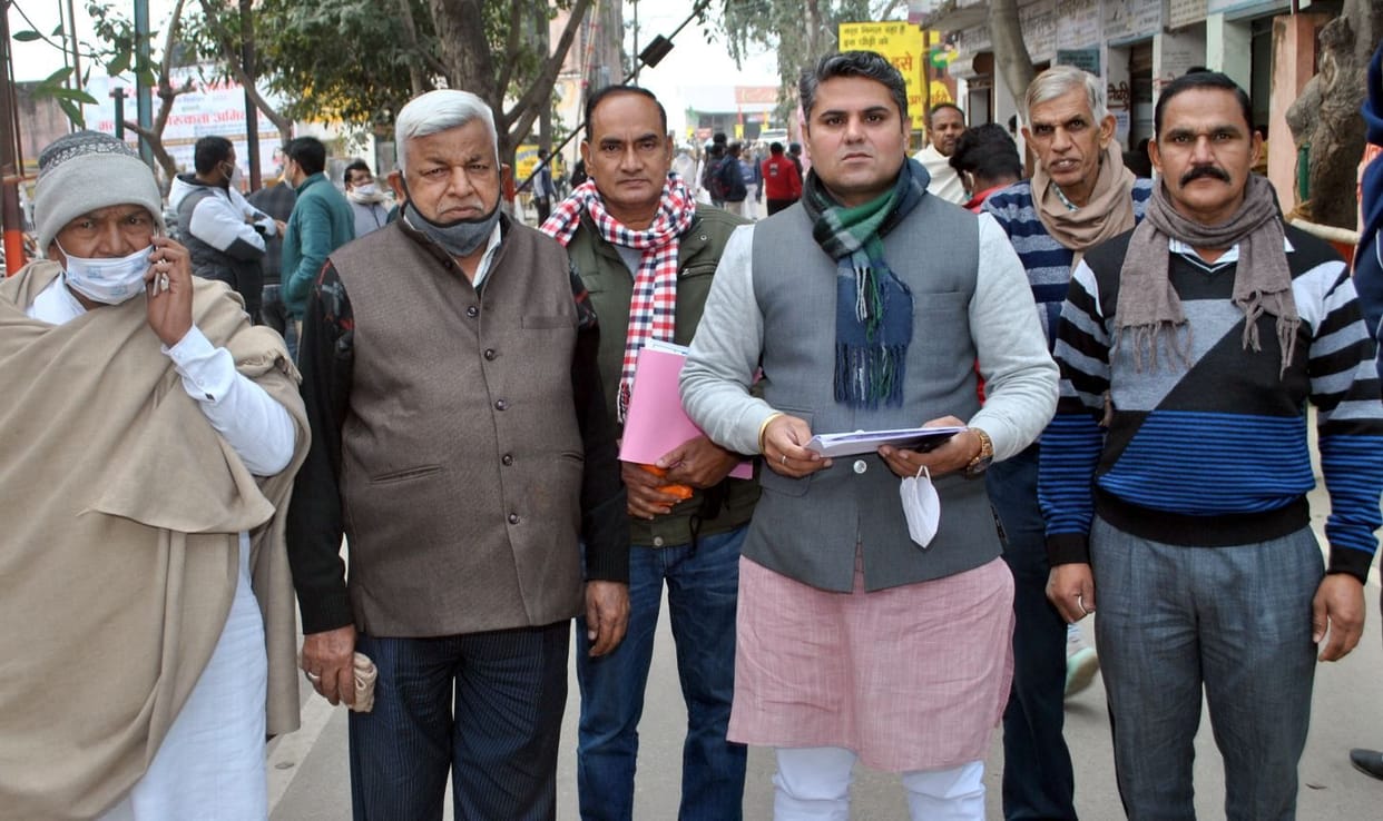 Bijendra filed nomination from Aam Aadmi Party