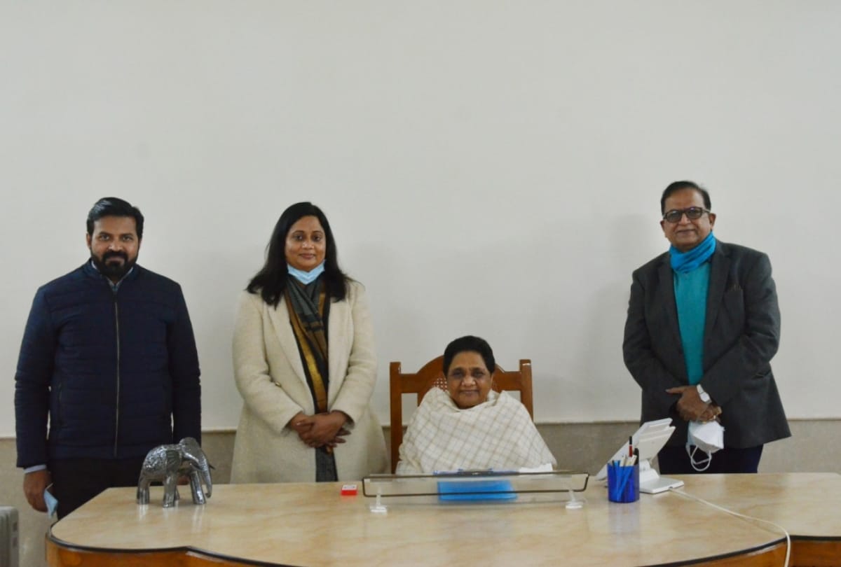 UP Election 2022: Nirbhaya case advocate Seema Samridhi Kushwaha joins BSP