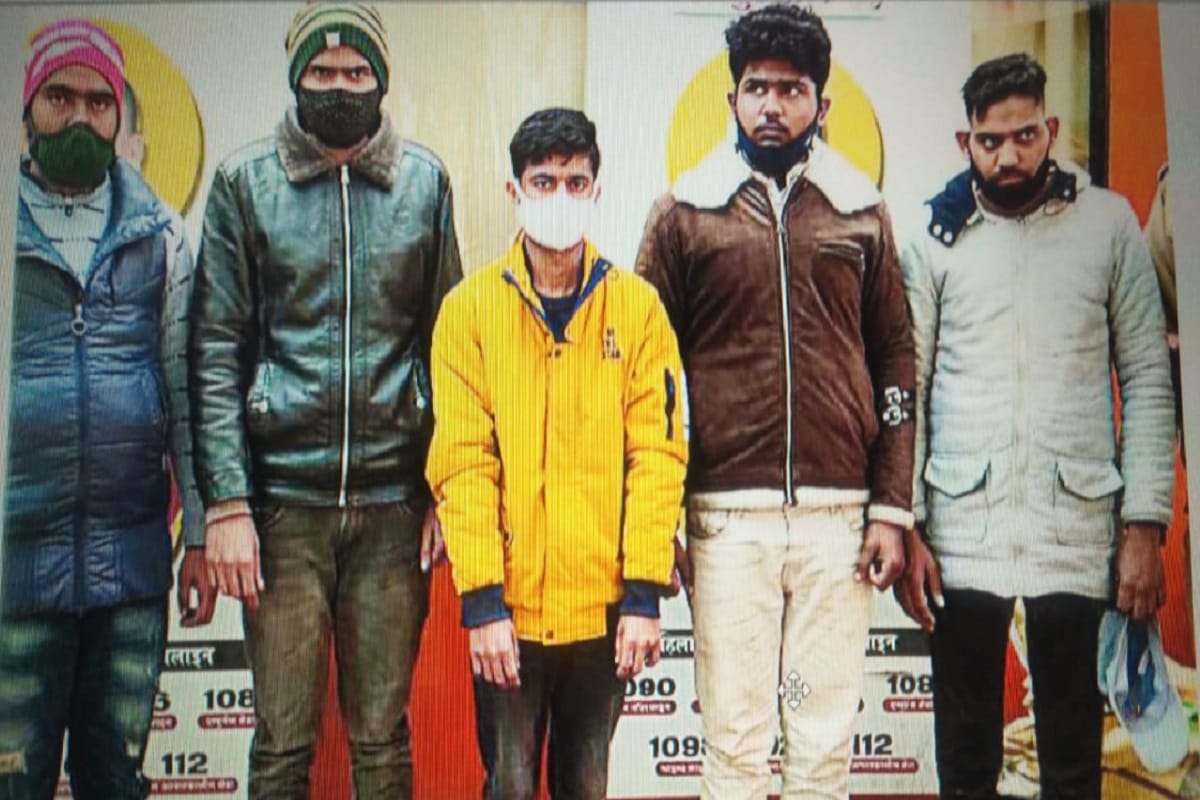 Meerut Police have arrested five accused with stolen vehicles parts