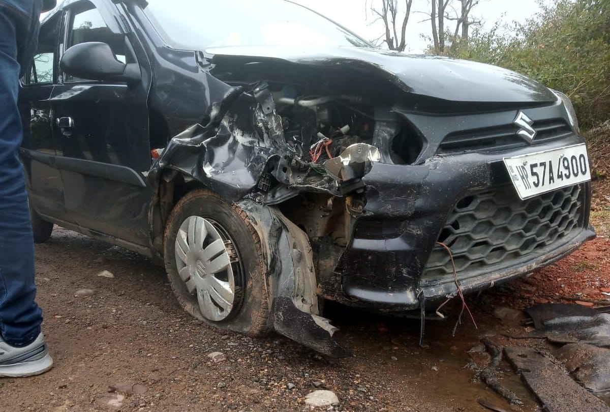 car collided three injured in shahpur kangra himachal pradesh