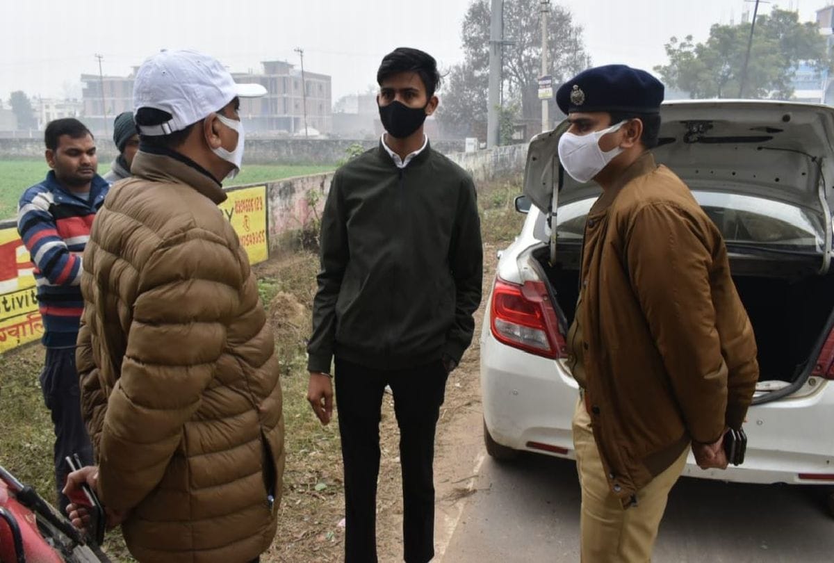 agra silver robbery case questions raised on the police security in agra