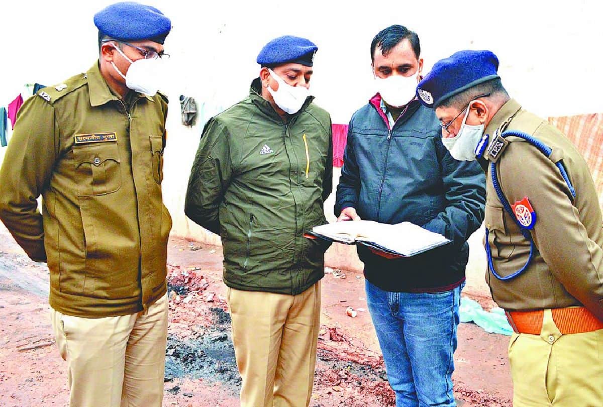 agra silver robbery case questions raised on the police security in agra