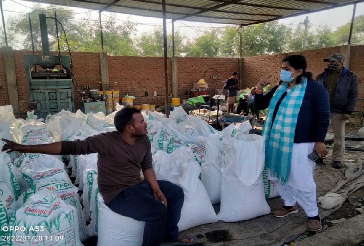 Prayagraj: Fake DAP fertilizer factory busted in Naini