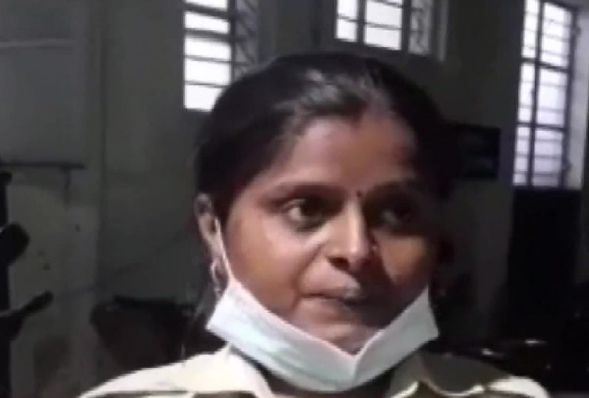 Maharashtra: Bullying of former sarpanch in Satara, pregnant woman forest guard beaten up, dragged on the ground, two arrested