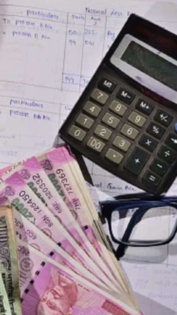 Letter sent to deduct one day's salary of eight employees