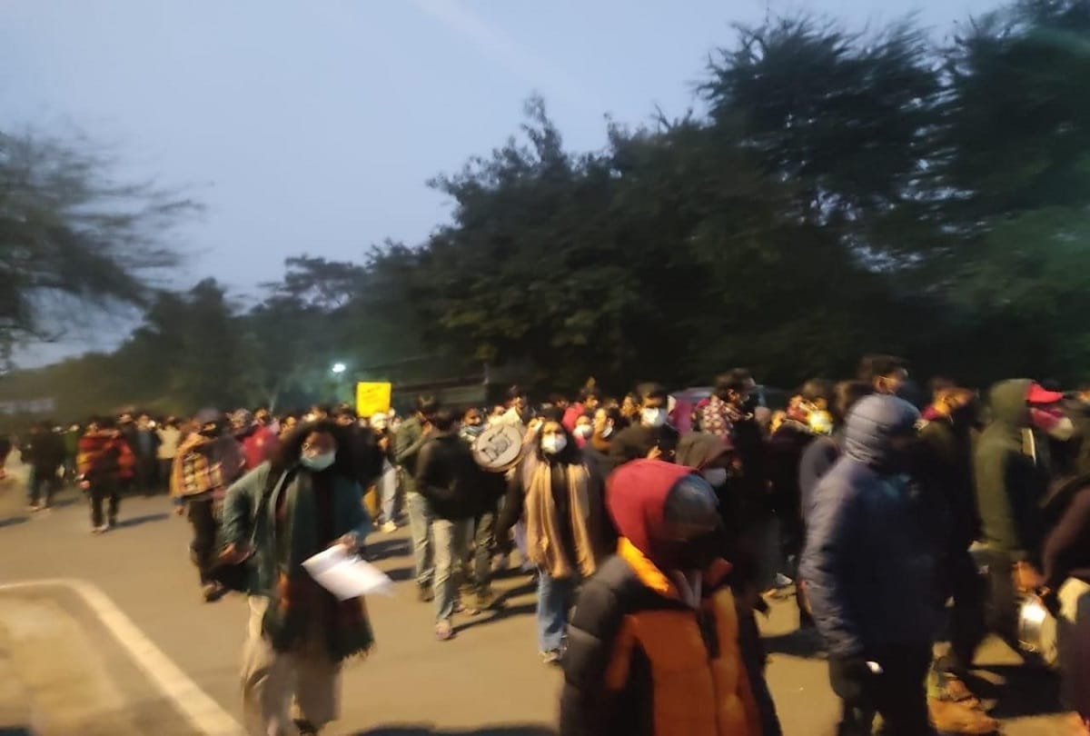 JNU Students Protest: Students Surrounded Vice Chancellor's House, Protest in JNU Student Rape Case