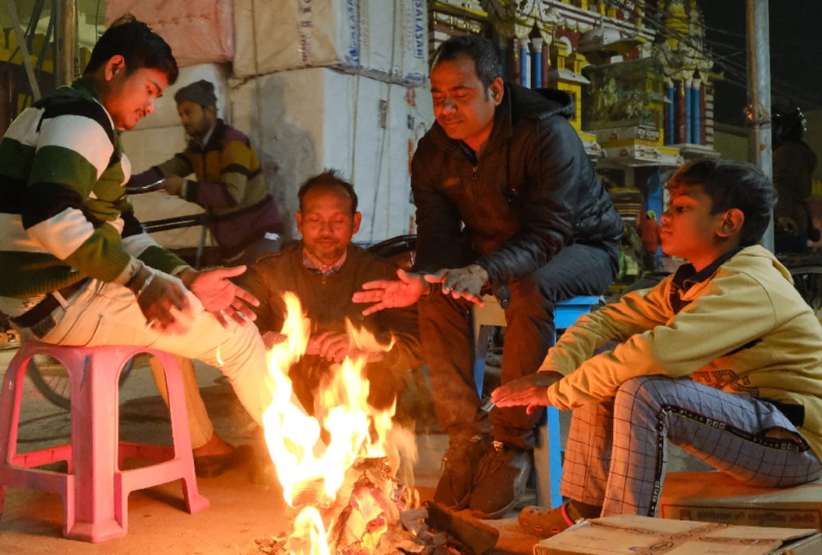 Weather Feeling cold like night in Gorakhpur