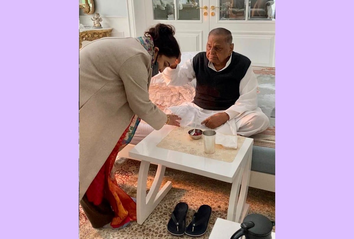 UP Election 2022: After reaching Lucknow, Aparna took blessings from Mulayam Singh Yadav
