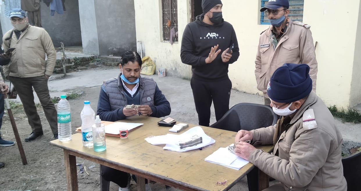 Liquor recovered from three cars and cash from one