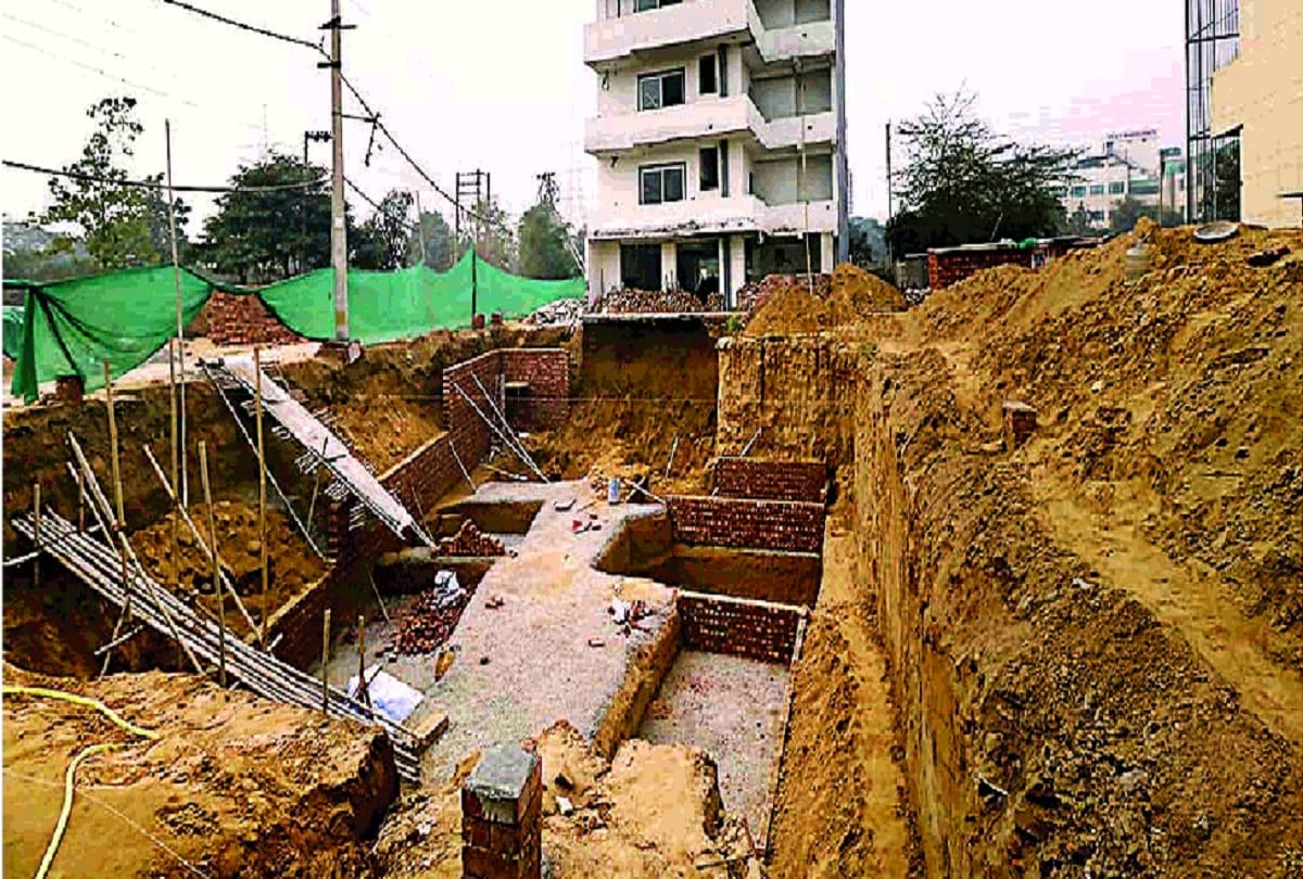 Two laborers including a woman died due to slipping of soil during the excavation of the basement in gurugram
