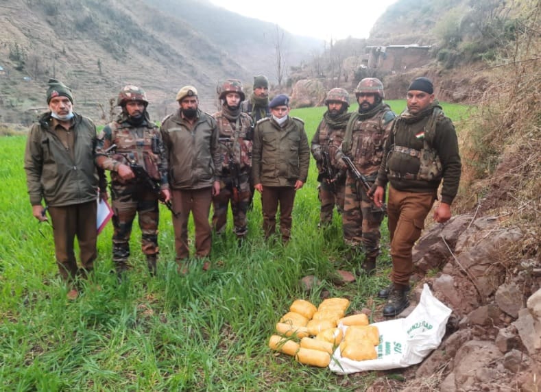 Jammu Kashmir: 31 kg heroine recovered from the Line of Control, massive search operation going on in the area