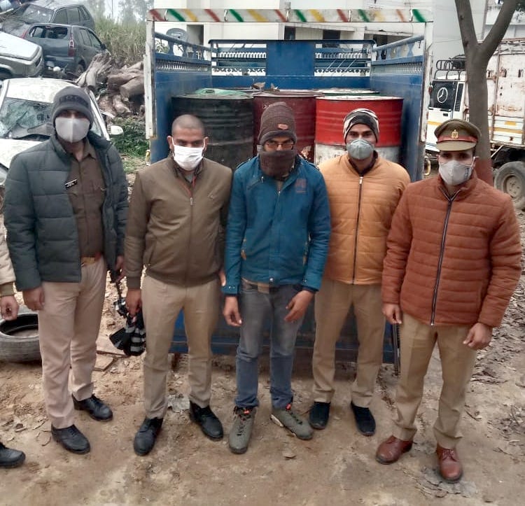 2200 liters of adulterated petroleum chemical caught