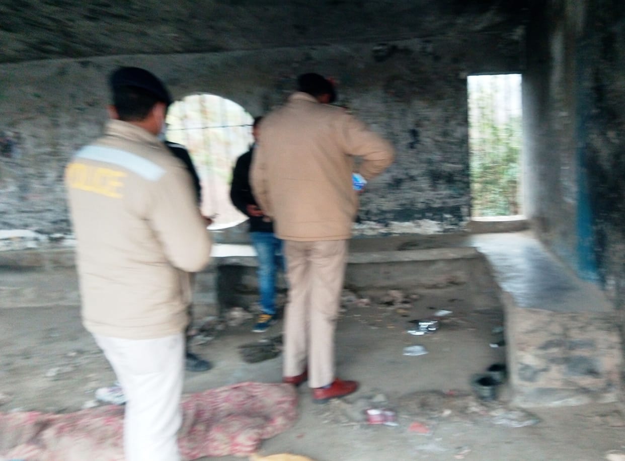 Home delivery of fake liquor was being done on call