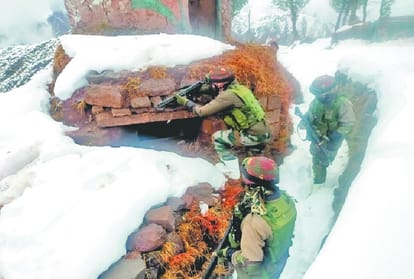Soldiers got safe house on LoC in snowfall, picture and you will be surprised to know about it