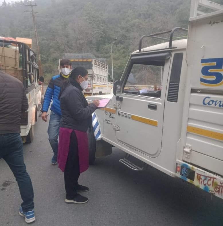 Invoices of six people for not wearing masks, spitting