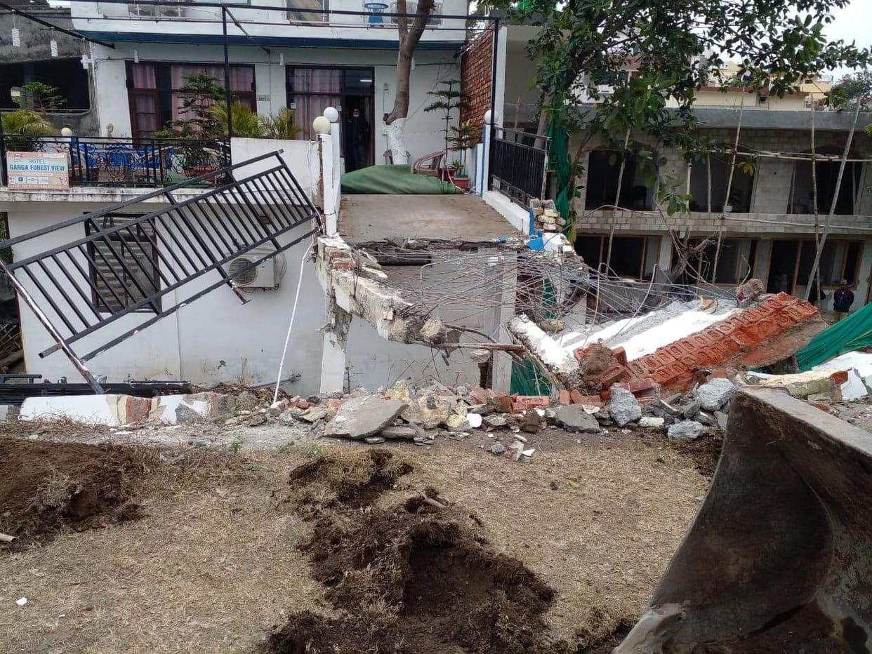 Administration demolished illegal construction from Aastha Path