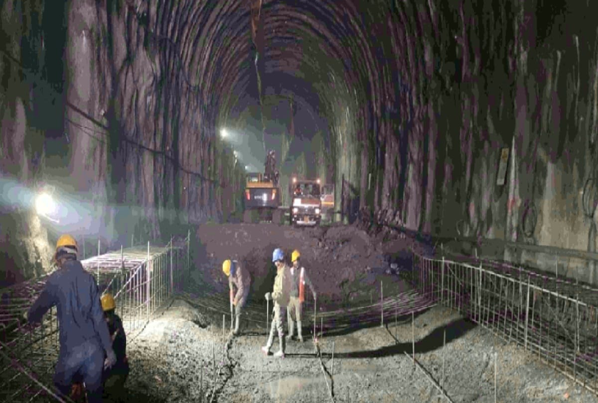 Construction of Zojila Tunnel is progressing even in minus 30 degree temperature