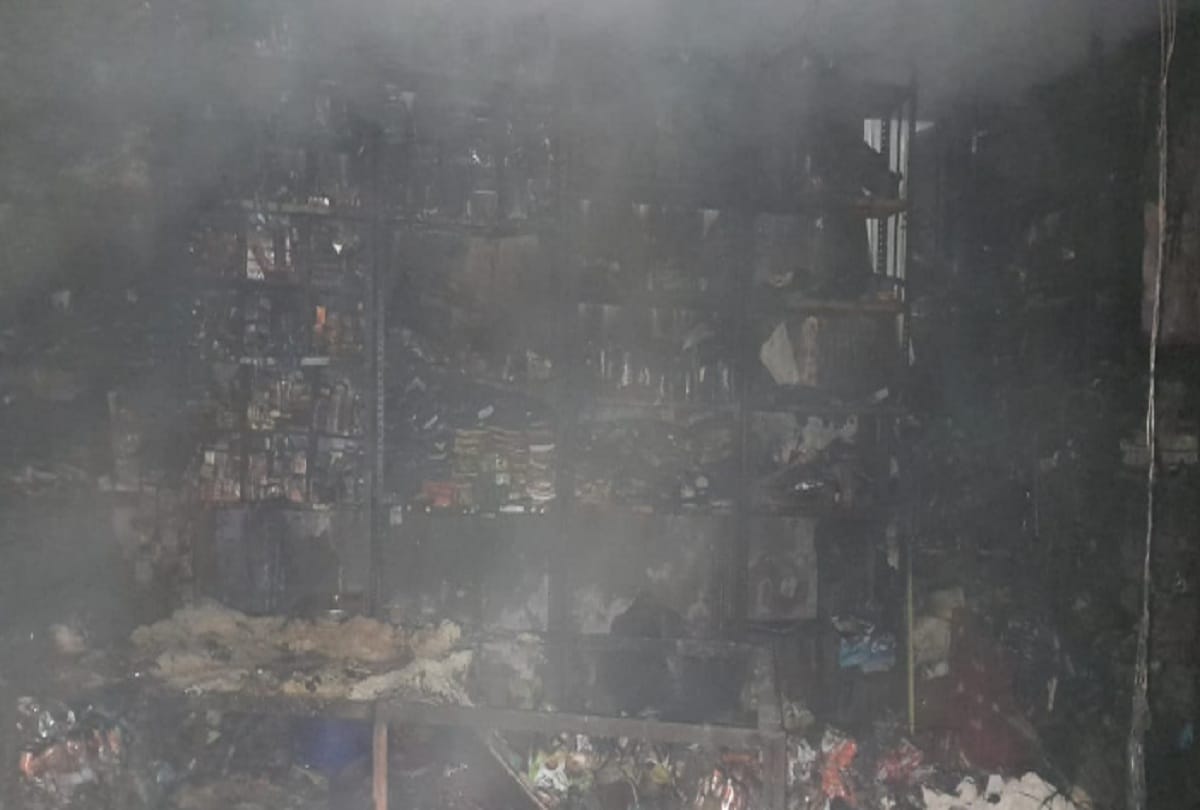meeut news : Shankar Yadav kept burning alive inside the shop... the family kept shouting outside