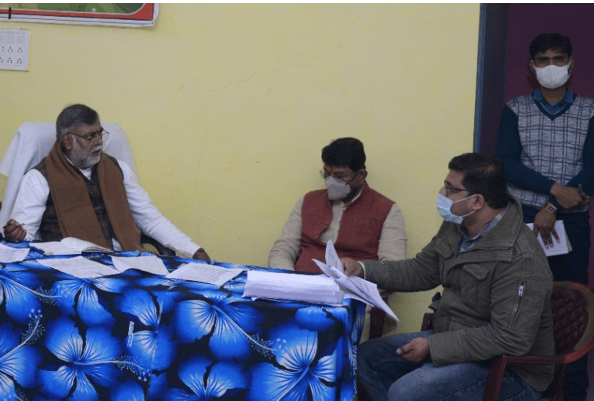 Damoh: Union Minister of State Prahlad Patel reviewed MP Adarsh Gram, said - it is the responsibility of achieving the goal