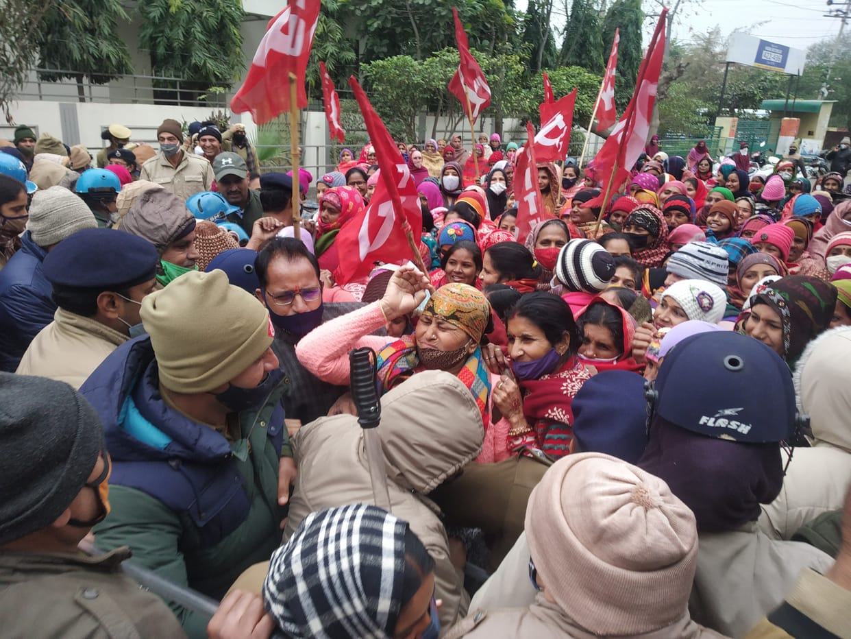 When the police stopped the Anganwadi workers who came to gherao the MP's residence, there was a scuffle