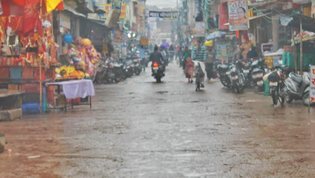 Waste again due to rain, water stagnates on efforts to save crop